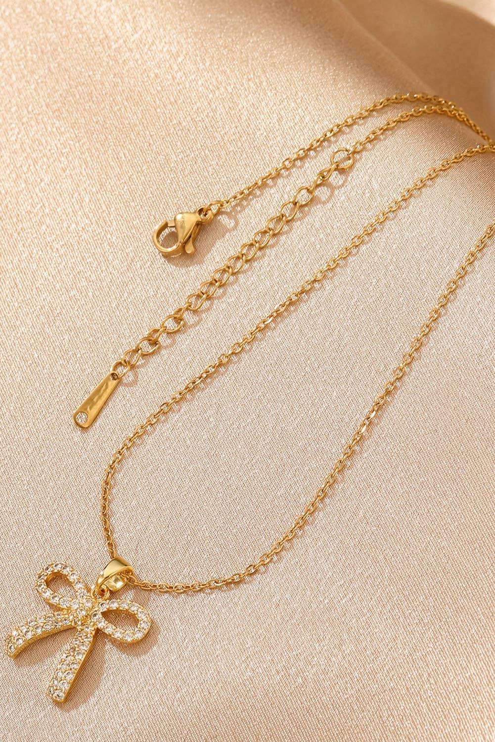 Gold Rhinestone Bow Pendant Necklace for Daily Wear