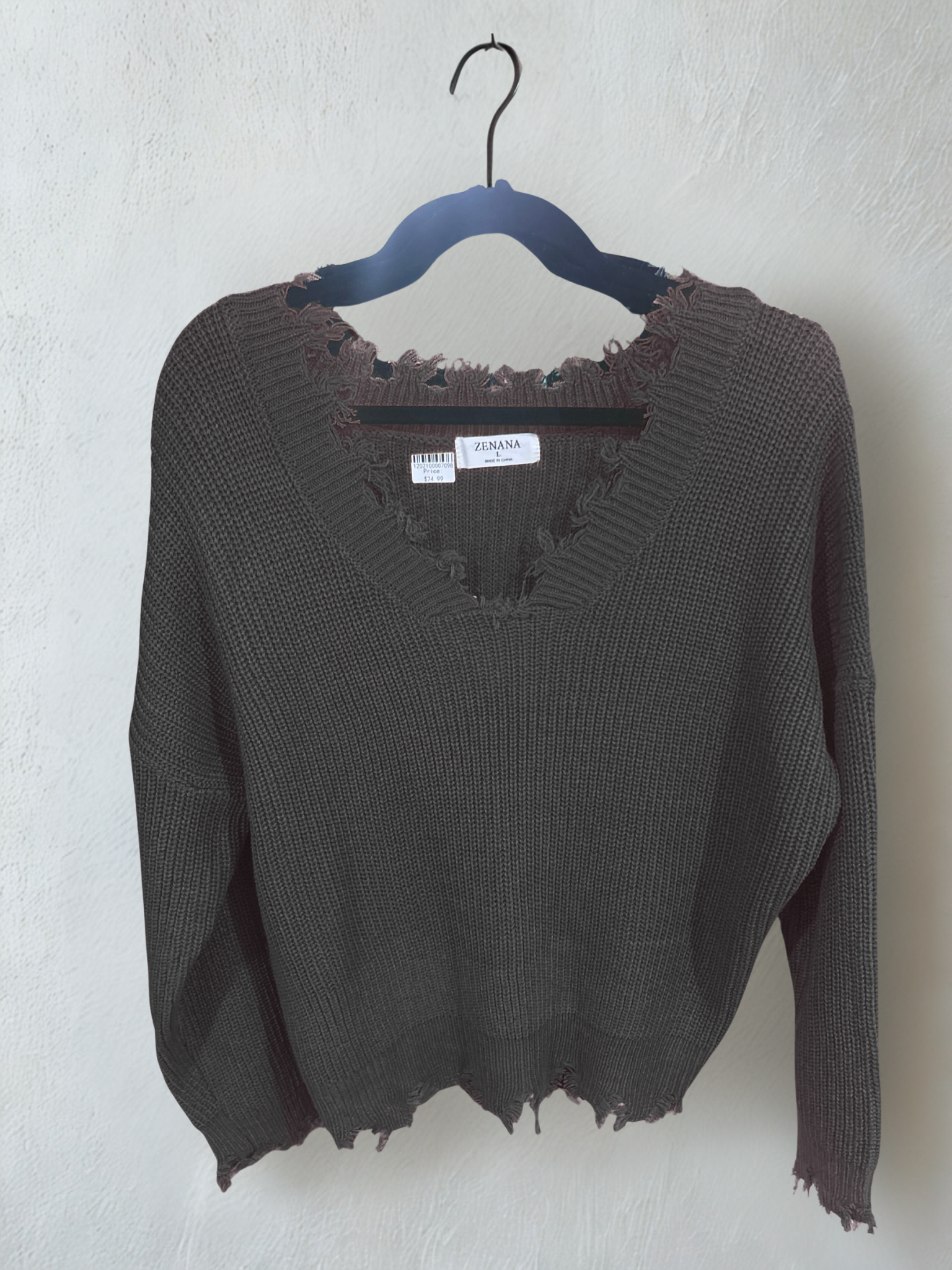 Zenana distressed V-neck Sweater Wildflowers & Denim