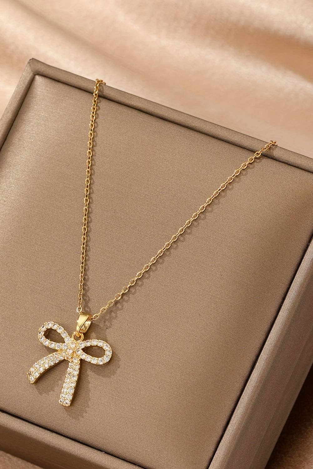 Gold Rhinestone Bow Pendant Necklace for Daily Wear